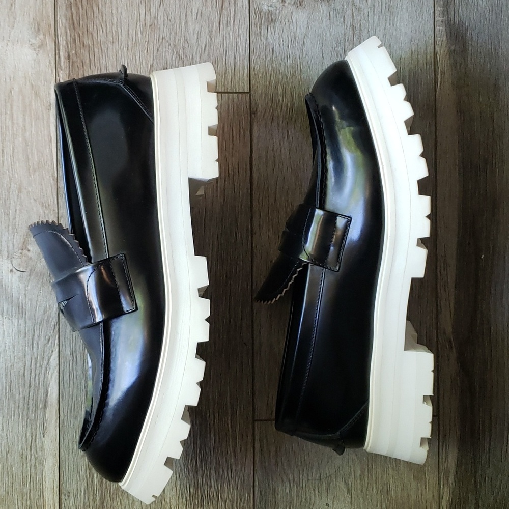 Alexander McQueen Lug Sole Loafer